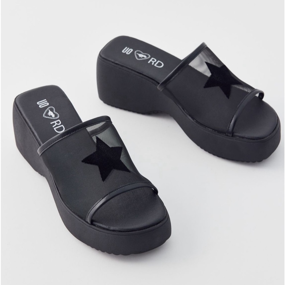 Rocket Dog UO Exclusive
Lennox Mesh Platform Sandal NWT